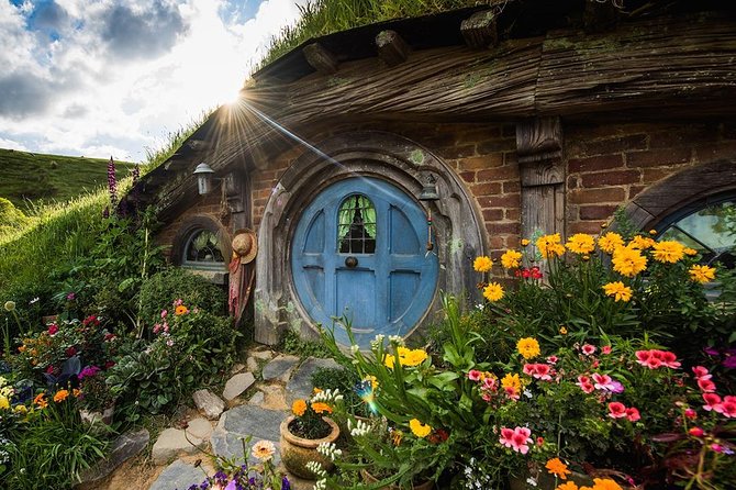 Hobbiton Movie Set Small Group Tour from Auckland