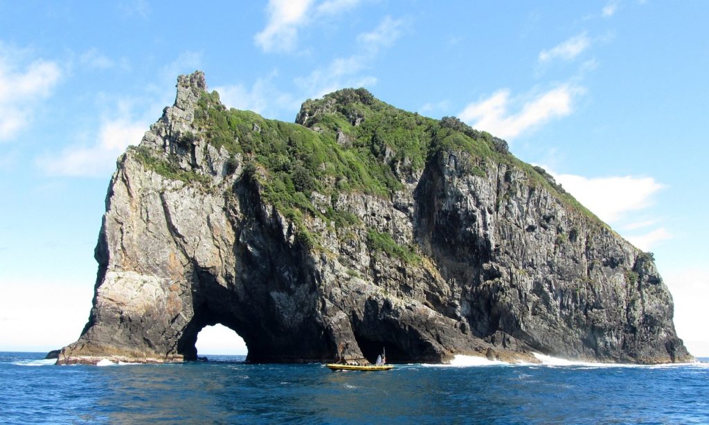 Hole in the Rock Cruises in the Bay of Islands, New Zealand