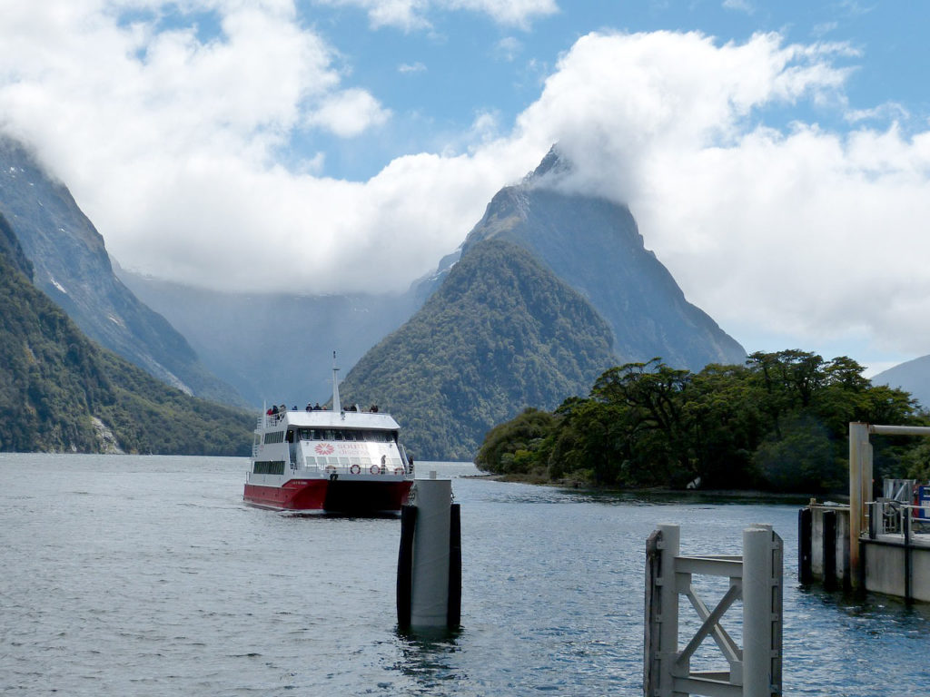 milford sound cruises new zealand boat tour